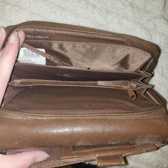 Wallet - Picture 2 of 3